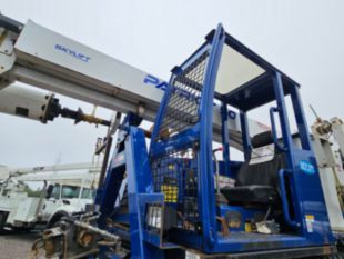 2018 Skylift ES PT50-LP Track Bucket and trailer