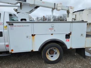 2015 Ford F-550 Gas Powered 4x4 Terex LT-40 Bucket Truck