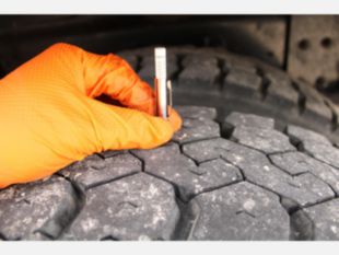 2016 Int'l 7300 4x4 Terex Commander 4047 Digger Derrick Truck