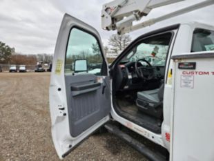 2015 Ford F-550 Gas Powered 4x4 Terex LT-40 Bucket Truck