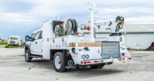 Light-Duty 11,500 ft-lb Telescopic 16,001 lbs Hi-Rail Section Truck