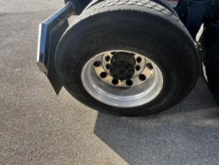 2019 Freightliner Cascadia Tandem Day Cab Tractor