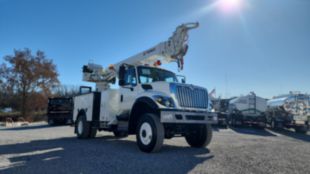 2019 International 7300 4x4 2012 Terex C4047 Digger Derrick