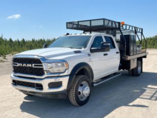 2024 RAM 5500 4x4 Flatbed Truck