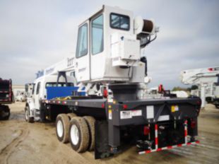 22 tons 77 ft 17,579 lbs Hi-Rail Boom Truck