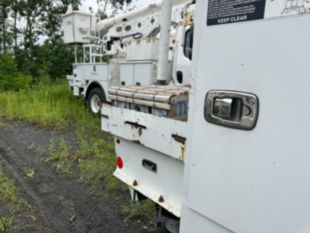 2017 Freightliner M2 Diesel 4x2 Altec Material Handler Bucket Truck