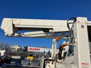 2016 CTOS CTRAC8000 Tracked Versalift VST-9500-I Bucket