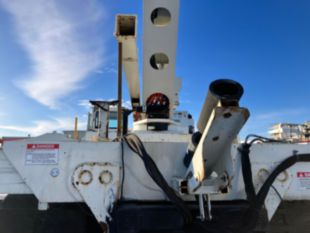 2016 CTOS CTRAC8000 Tracked Versalift VST-9500-I Bucket