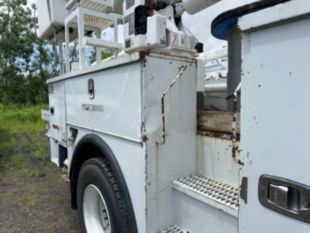2017 Freightliner M2 Diesel 4x4 Altec Material Handler Bucket Truck