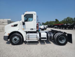 2022 Peterbilt 579 4x2 Road Tractor