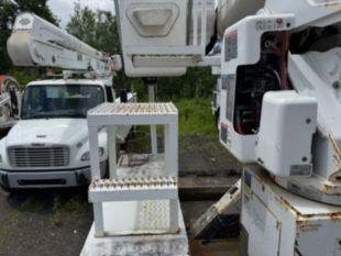 2017 Freightliner M2 Diesel 4x4 Altec Material Handler Bucket Truck