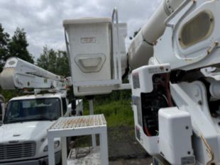 2017 Freightliner M2 Diesel 4x4 Altec Material Handler Bucket Truck