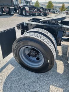 2022 Peterbilt 579 4x2 Road Tractor