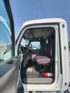 2022 Peterbilt 579 4x2 Road Tractor