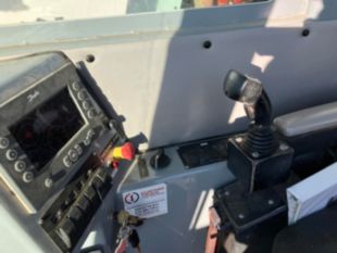 2016 CTOS CTRAC8000 Tracked Versalift VST-9500-I Bucket