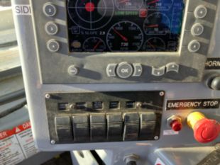 2016 CTOS CTRAC8000 Tracked Versalift VST-9500-I Bucket