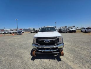 2018 Ford F-550 Powerstroke Diesel Crew Cab 4x4 "Rail Gear Equipped" Flatbed Truck