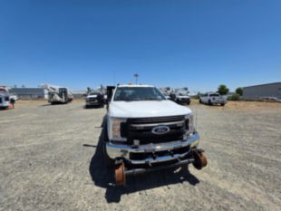 2018 Ford F-550 Powerstroke Diesel Crew Cab 4x4 "Rail Gear Equipped" Flatbed Truck