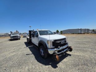 2018 Ford F-550 Powerstroke Diesel Crew Cab 4x4 "Rail Gear Equipped" Flatbed Truck