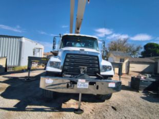 Manitex 40124S Boom/2015 Freightliner 114SD Tri-Drive Diesel Truck