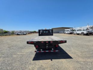 2018 Ford F-550 Powerstroke Diesel Crew Cab 4x4 "Rail Gear Equipped" Flatbed Truck