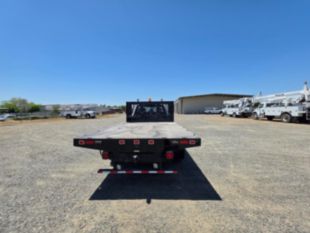 2018 Ford F-550 Powerstroke Diesel Crew Cab 4x4 "Rail Gear Equipped" Flatbed Truck