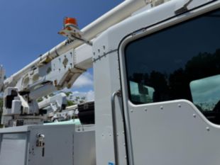 2016 Kenworth T-370 Diesel 4x2 Altec AA-55 Material Handler Bucket Truck