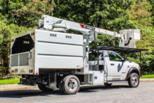 40 ft Insulated AWD Forestry Bucket Truck