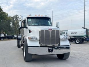 2025 Peterbilt 567 6x4 Galbreath U5-OR-174 Roll-Off Truck