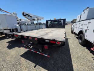 2018 Ford F-550 Powerstroke Diesel Crew Cab 4x4 "Rail Gear Equipped" Flatbed Truck