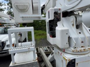 2015 Ford F-750 Diesel 4x2 Altec Material Handler Bucket Truck