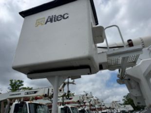 2015 Ford F-750 Diesel 4x2 Altec Material Handler Bucket Truck