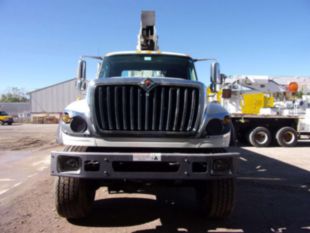 81 ft Insulated Material Handling Transmission Bucket Truck