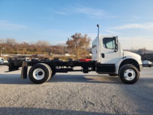 2020 Freightliner M2106 4x4 Cab & Chassis