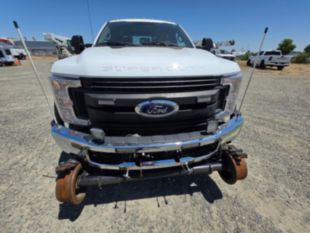 2018 Ford F-550 Powerstroke Diesel Crew Cab 4x4 "Rail Gear Equipped" Flatbed Truck