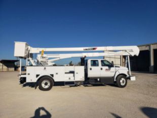 65 ft Insulated Material Handling AWD Transmission Bucket Truck