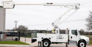 55 ft Insulated Material Handling AWD Distribution Bucket Truck