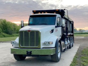 2025 Peterbilt 567 10x4 19' Load King Dump Truck
