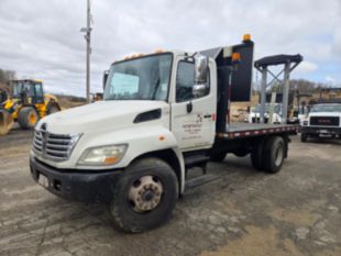 2008 Hino Diesel 4x2 Flatbed Arrow Board Truck