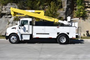 50 ft Insulated Material Handling Distribution Bucket Truck