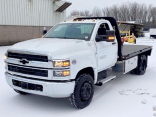 2023 Chevrolet 6500 4x2 11' 6" Flatbed Truck