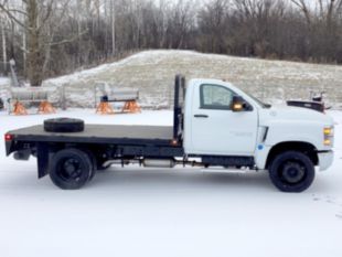 2023 Chevrolet 6500 4x2 11' 6" Flatbed Truck