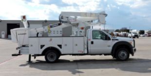 40 ft Insulated Material Handling AWD Distribution Bucket Truck