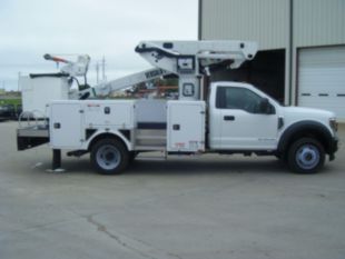 40 ft Insulated Material Handling Distribution Bucket Truck