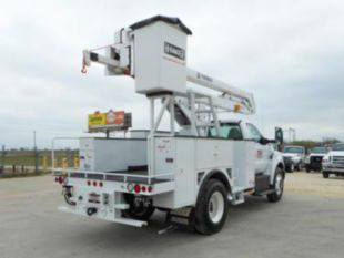 40 ft Insulated Material Handling Distribution Bucket Truck
