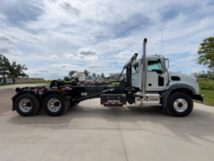 2026 Mack GR64BR 6x4 Galbreath U5-EH-174 Roll-Off Truck