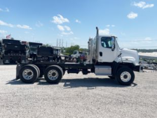 2015 Freightliner 108SD 6x6 Daycab Tractor