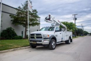 40 ft Insulated Non Material Handling AWD Distribution Bucket Truck
