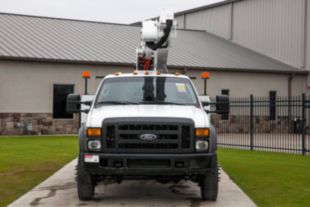 37 ft Insulated Material Handling AWD Distribution Bucket Truck
