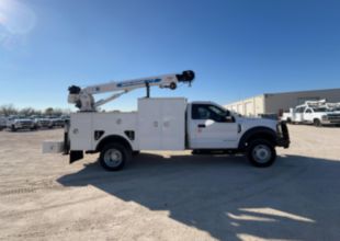 2018 Ford F-550 4x4 Load King Voyager Service Truck With Crane